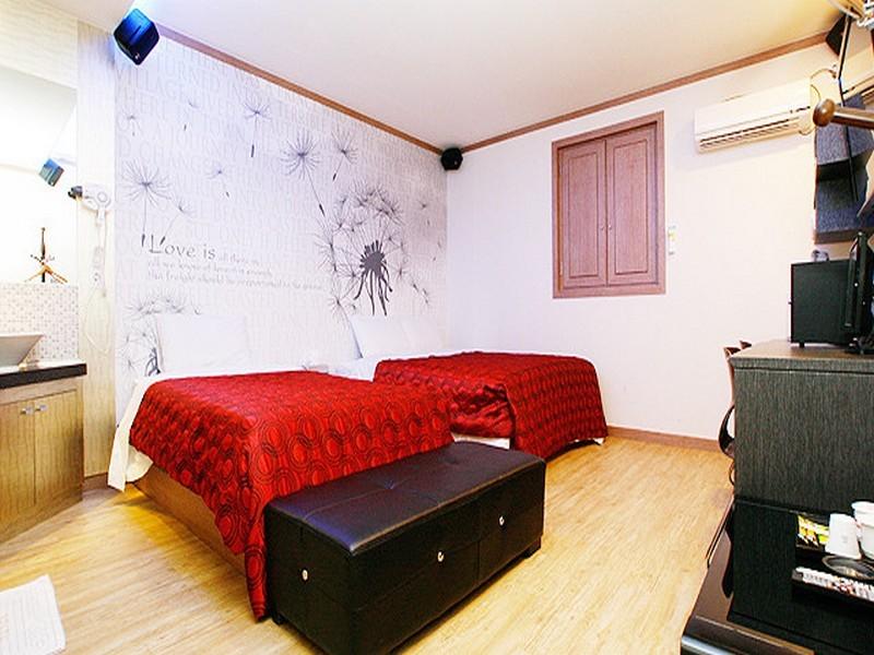 Secret Hotel