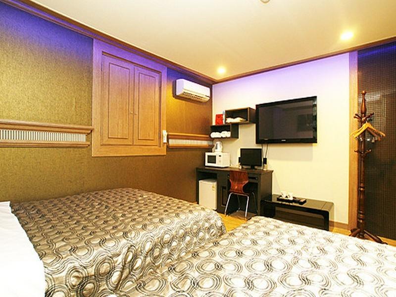 Secret Hotel