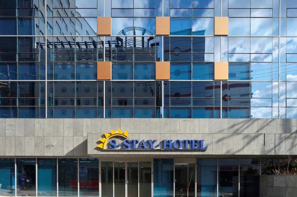 S Stay Hotel