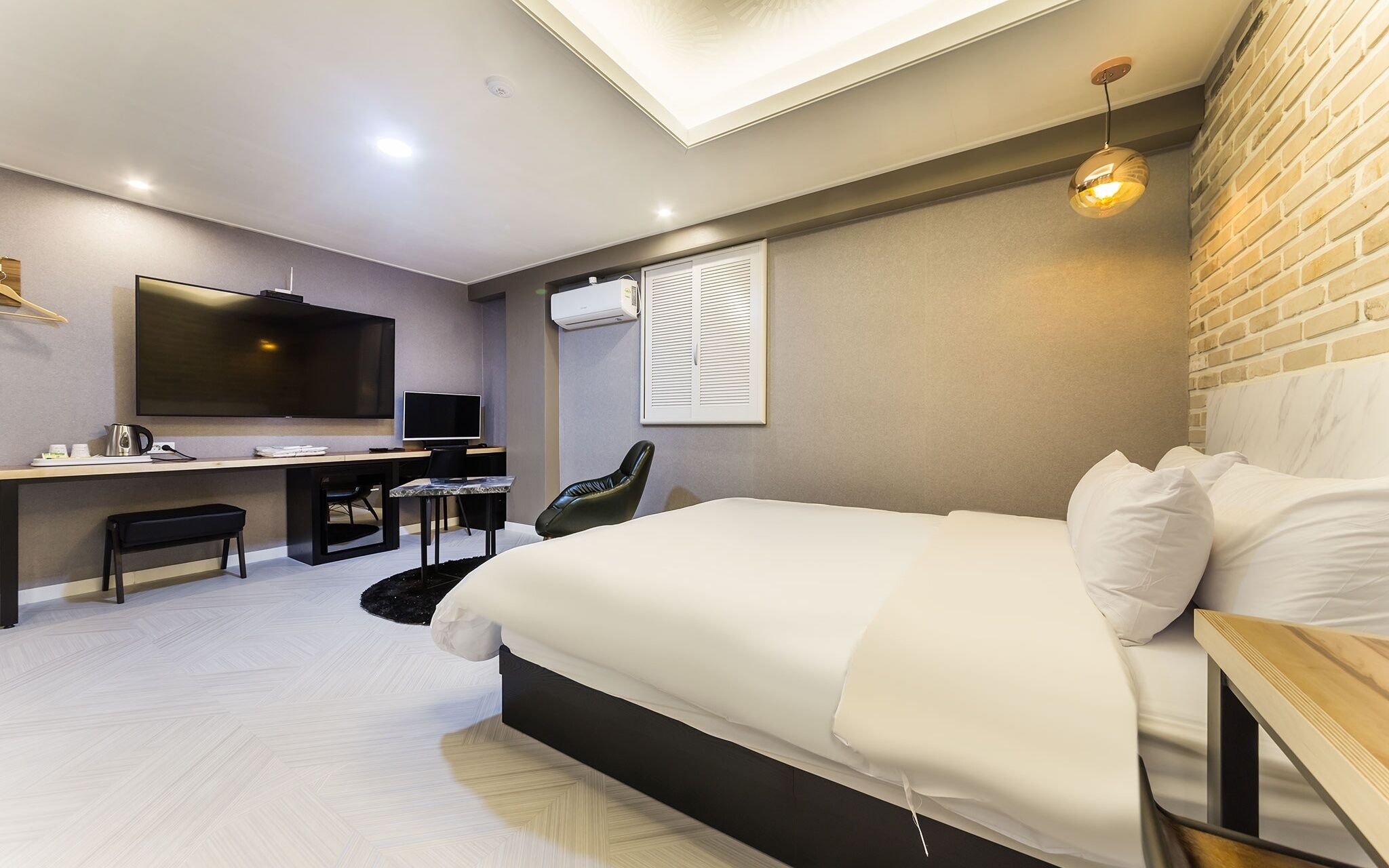 Suwon City Hall Station Dean