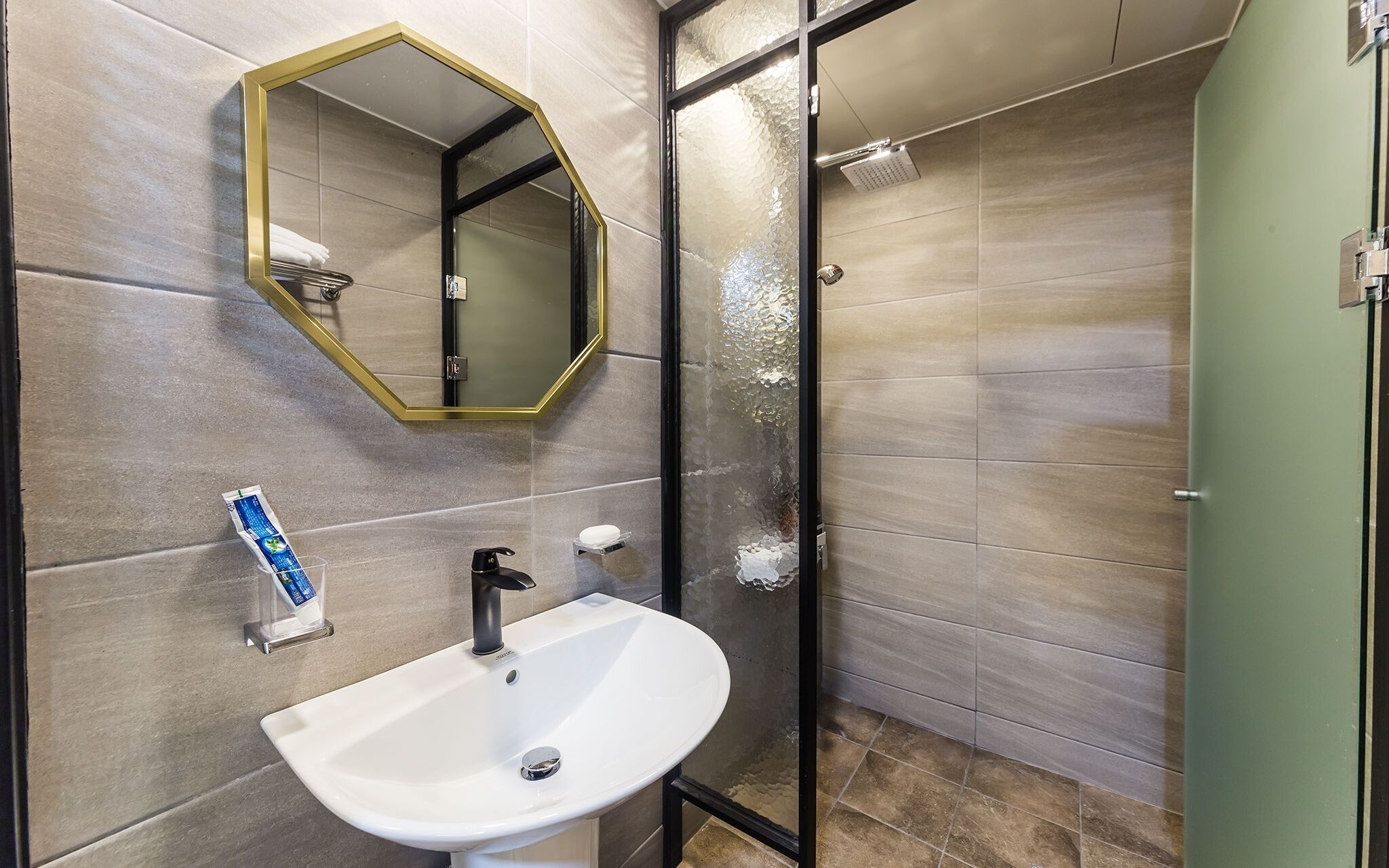 Suwon City Hall Station Dean