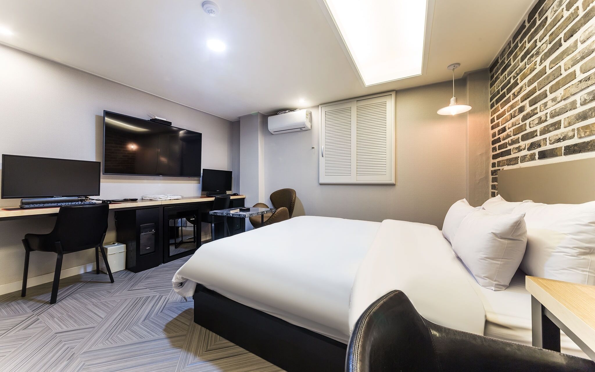 Suwon City Hall Station Dean