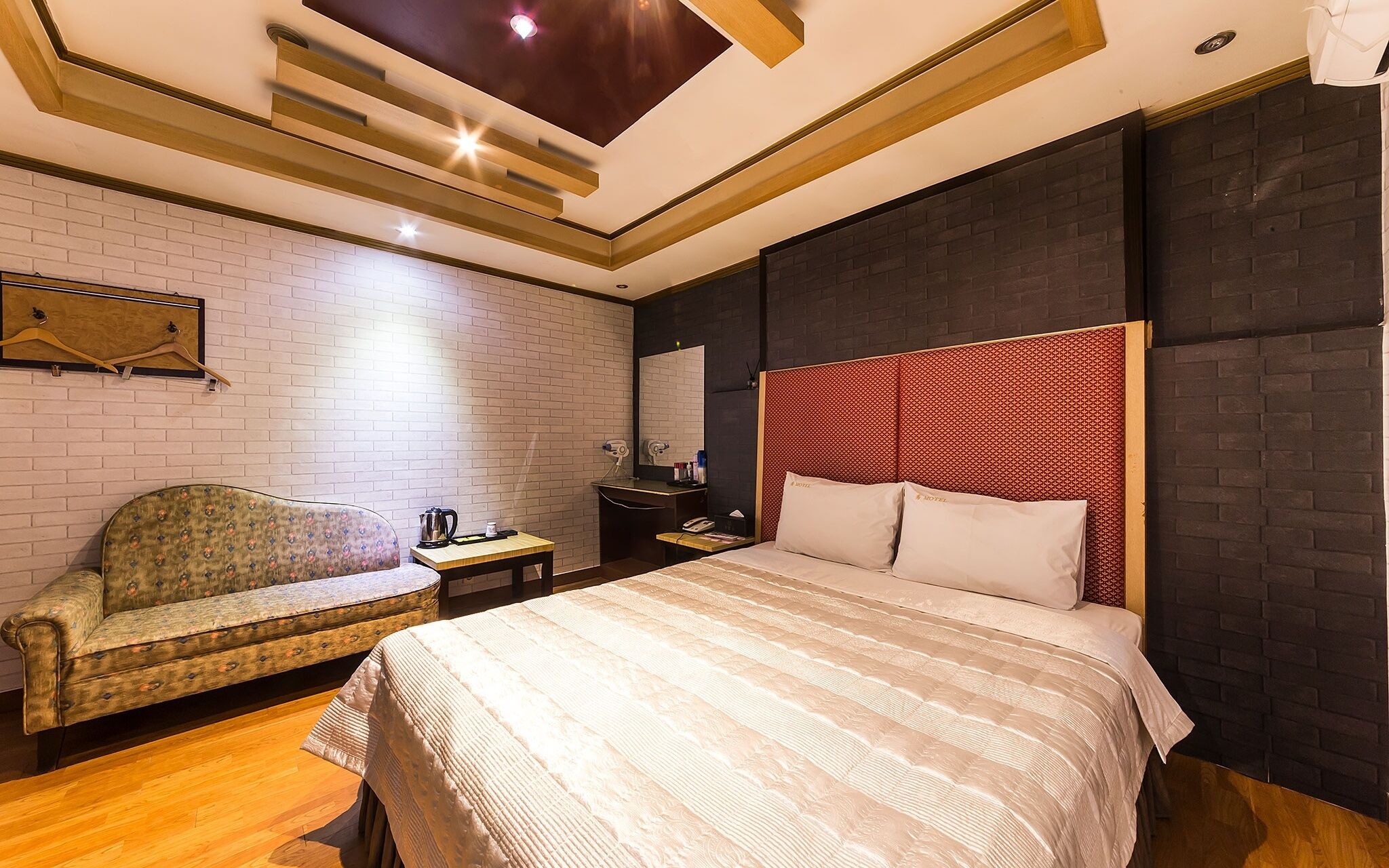 Suwon City Hall Station Soo