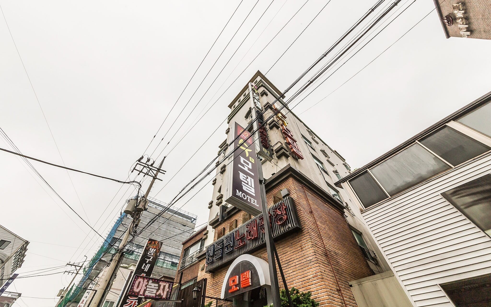 Suwon City Hall Station Soo