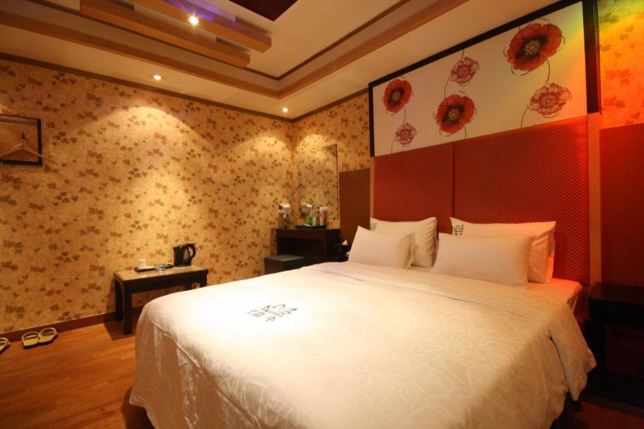 Suwon City Hall Station Soo