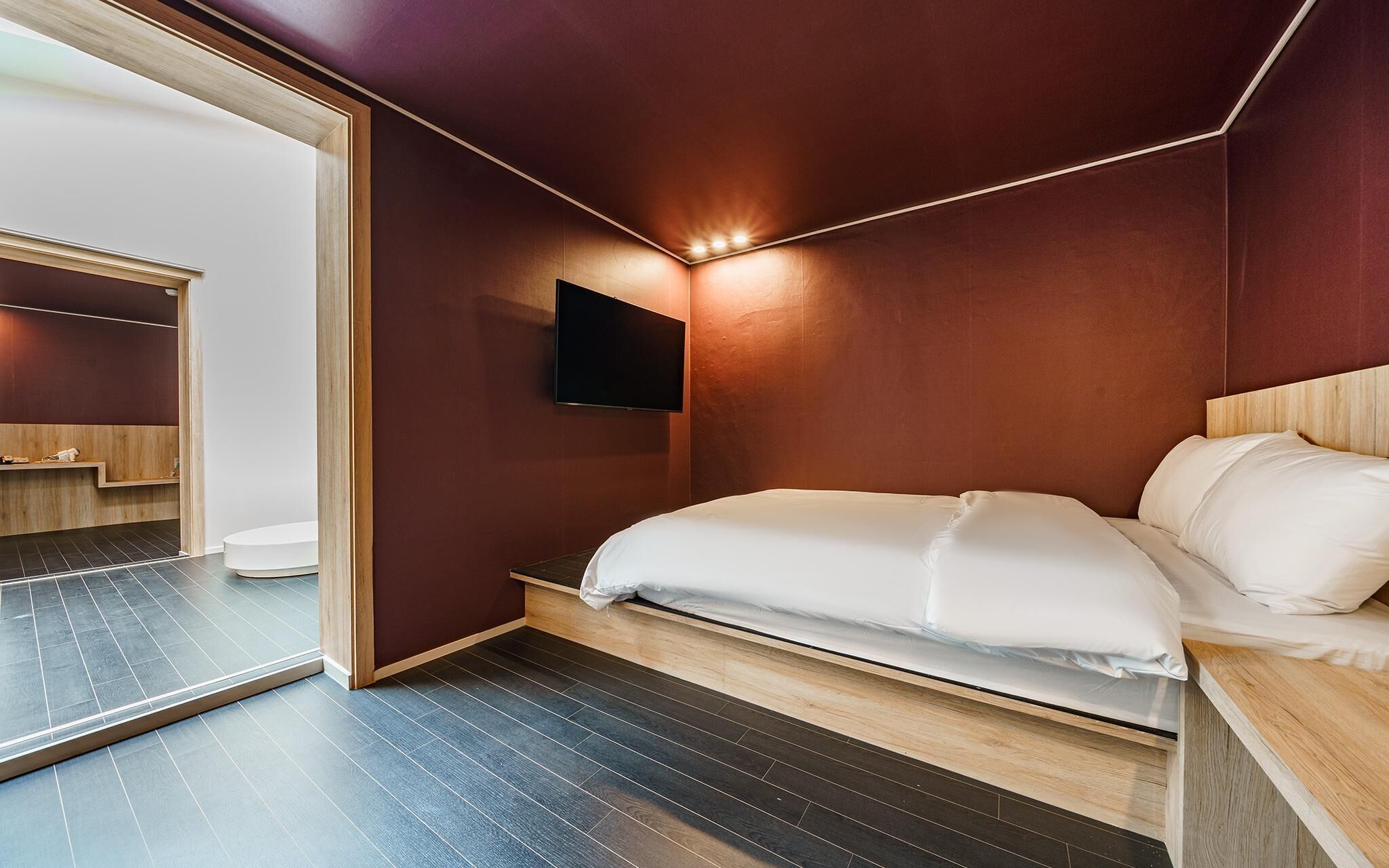 Suwon Movie Motel