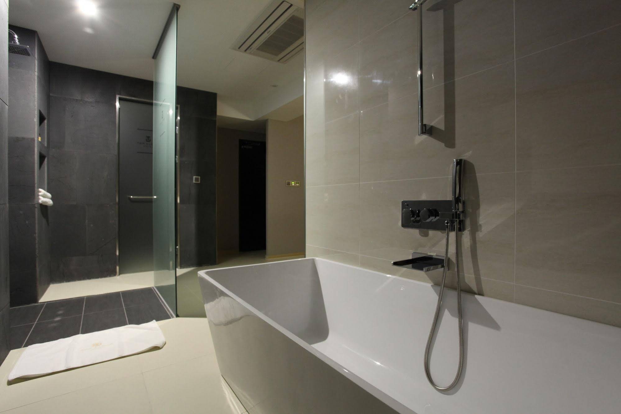 Suwon Top Cloud Hotel