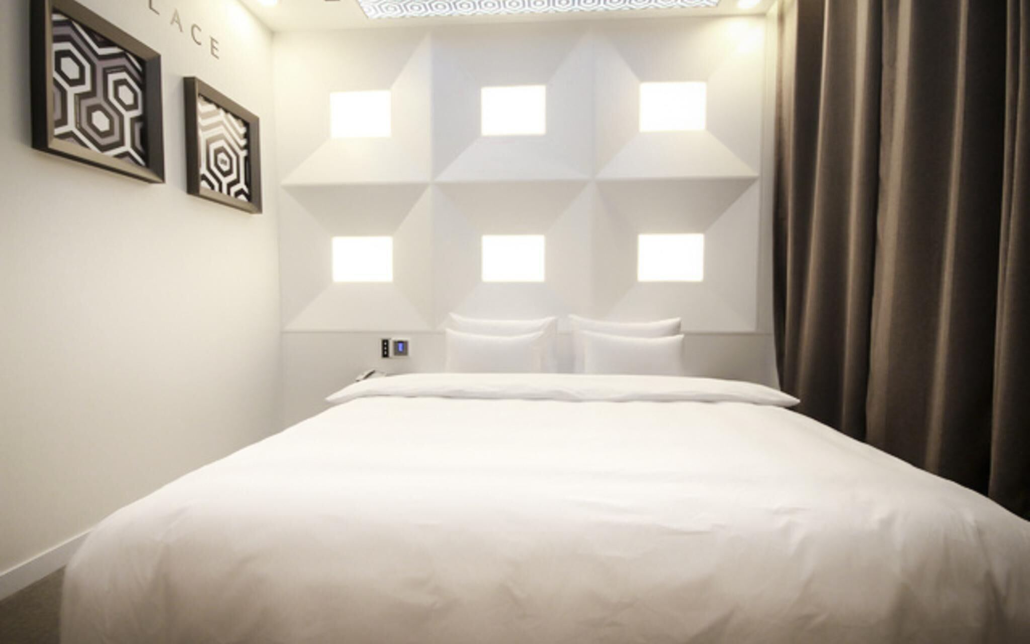 V Hotel