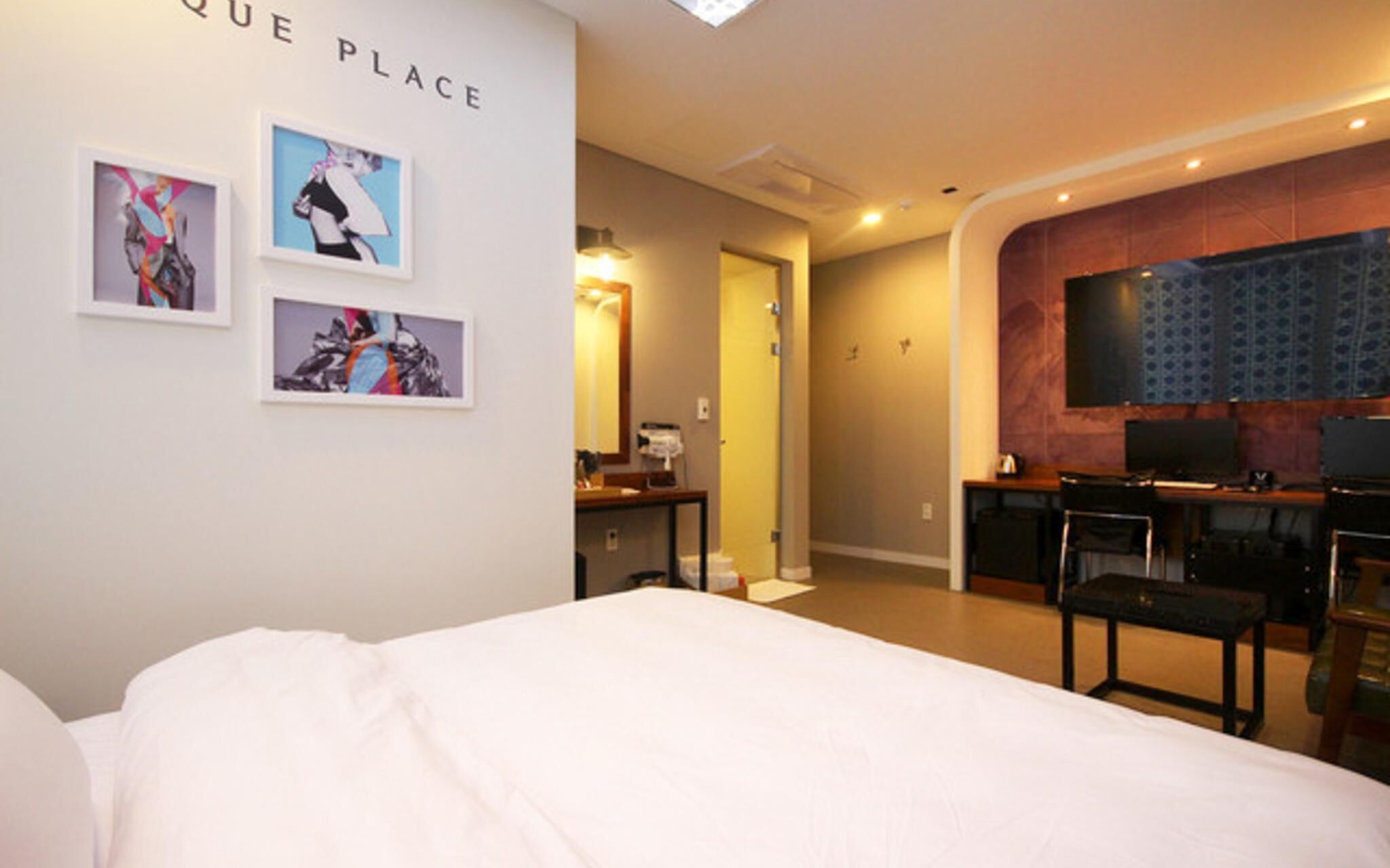V Hotel