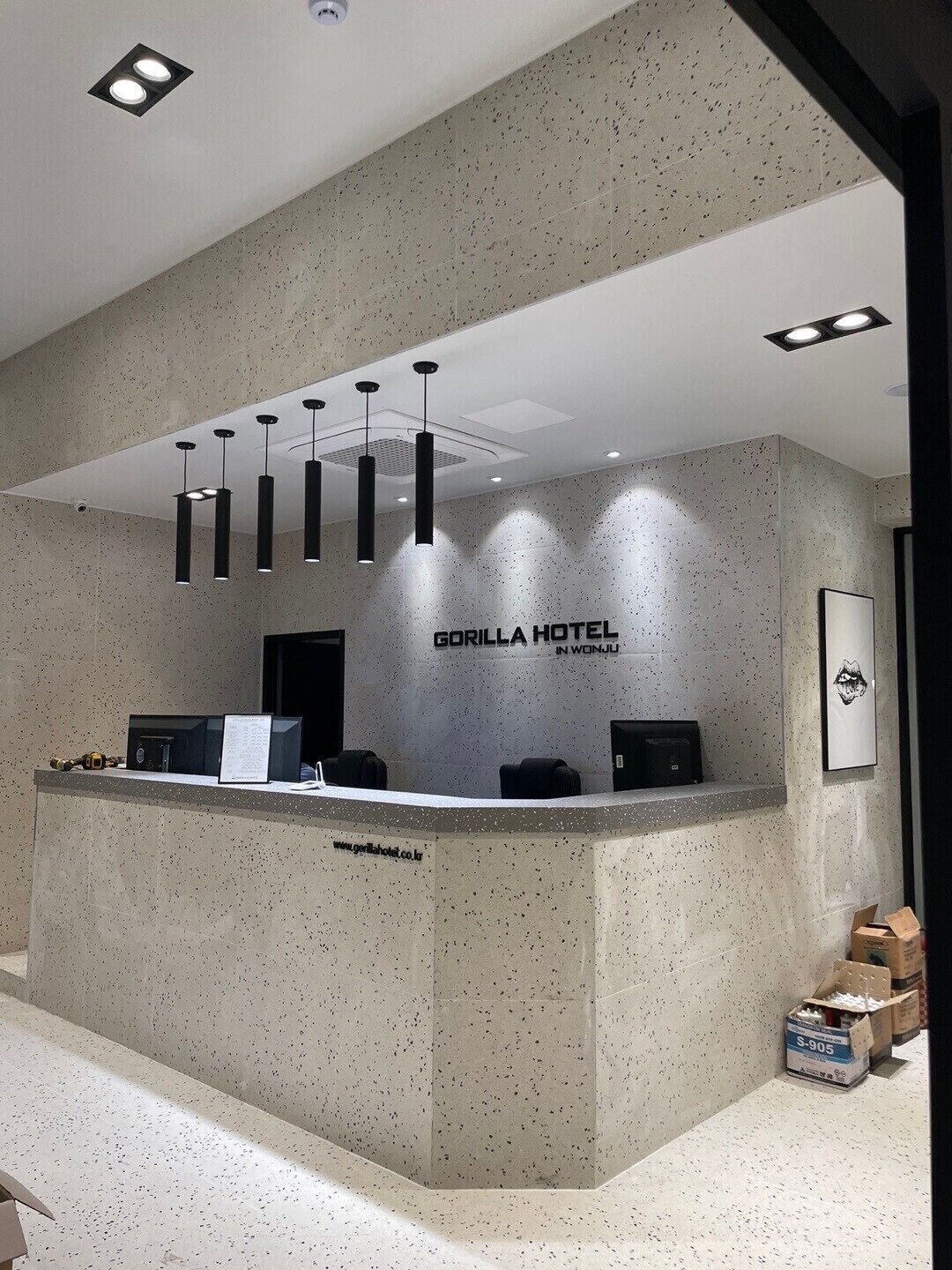 Gorilla Hotel