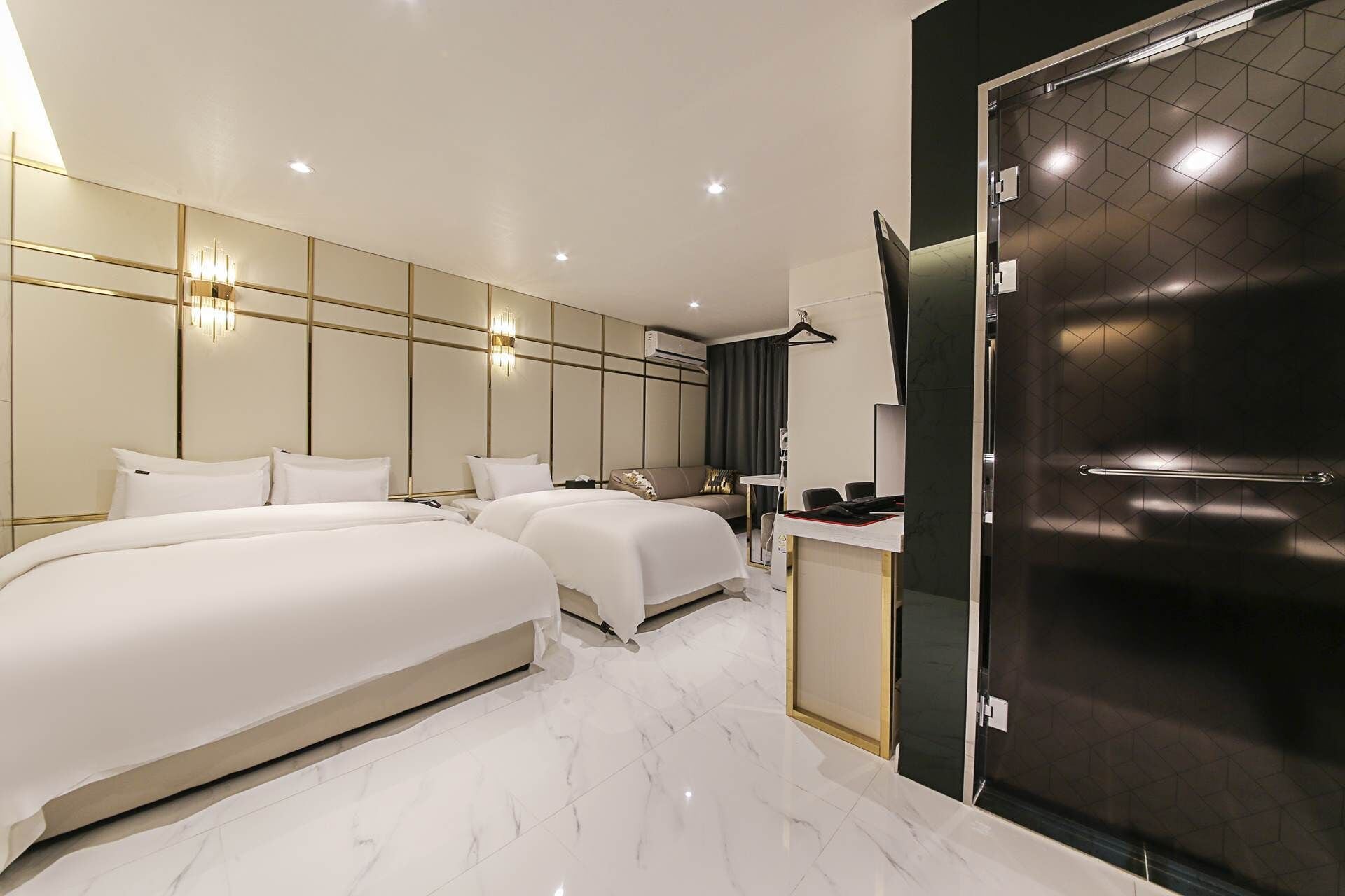 May Hotel