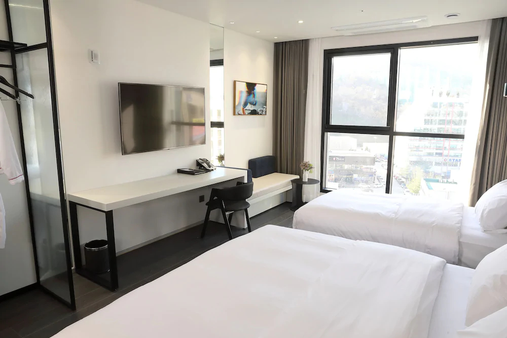 Orchid Hotel