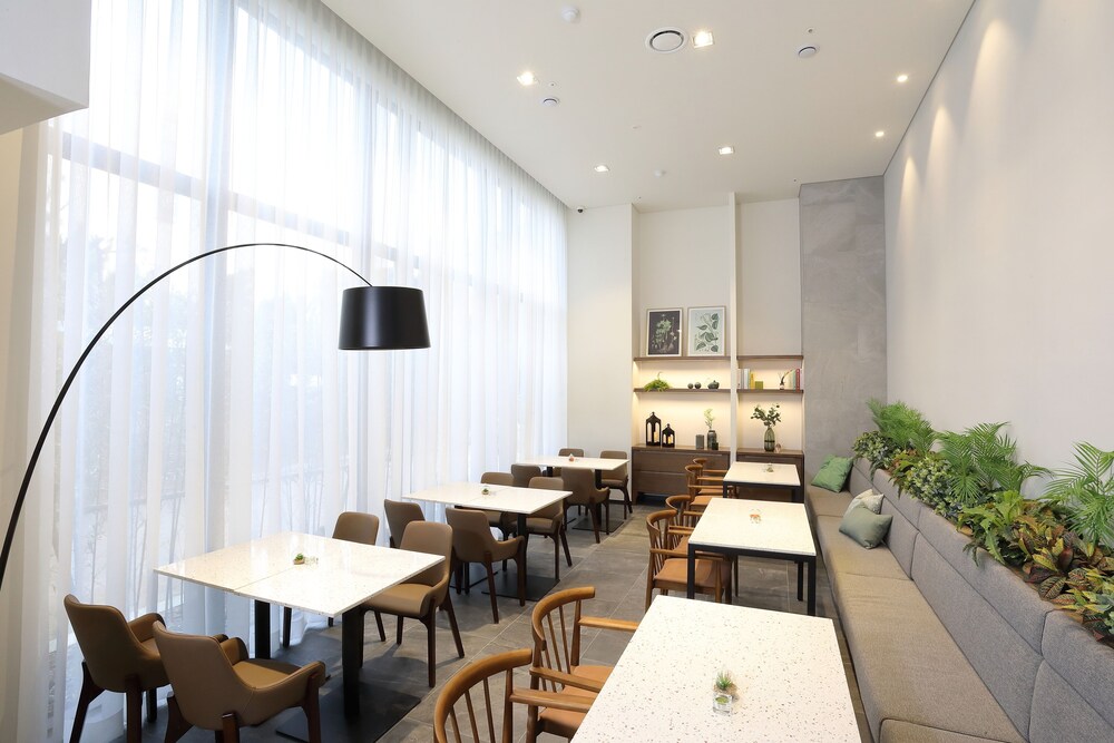 Orchid Hotel
