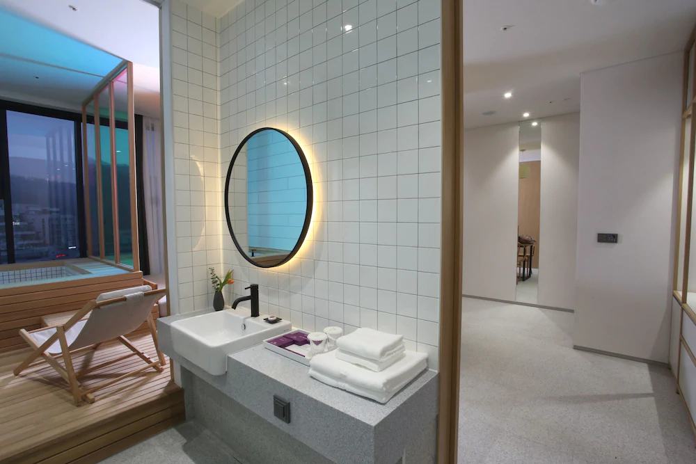Orchid Hotel