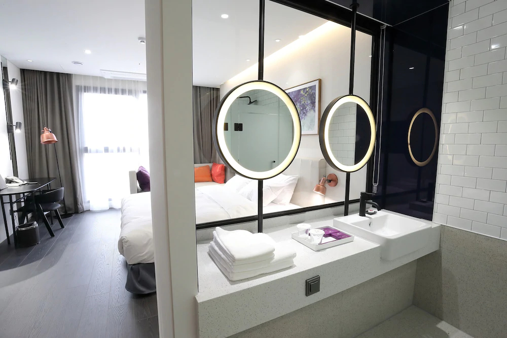 Orchid Hotel