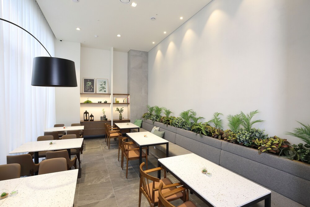 Orchid Hotel