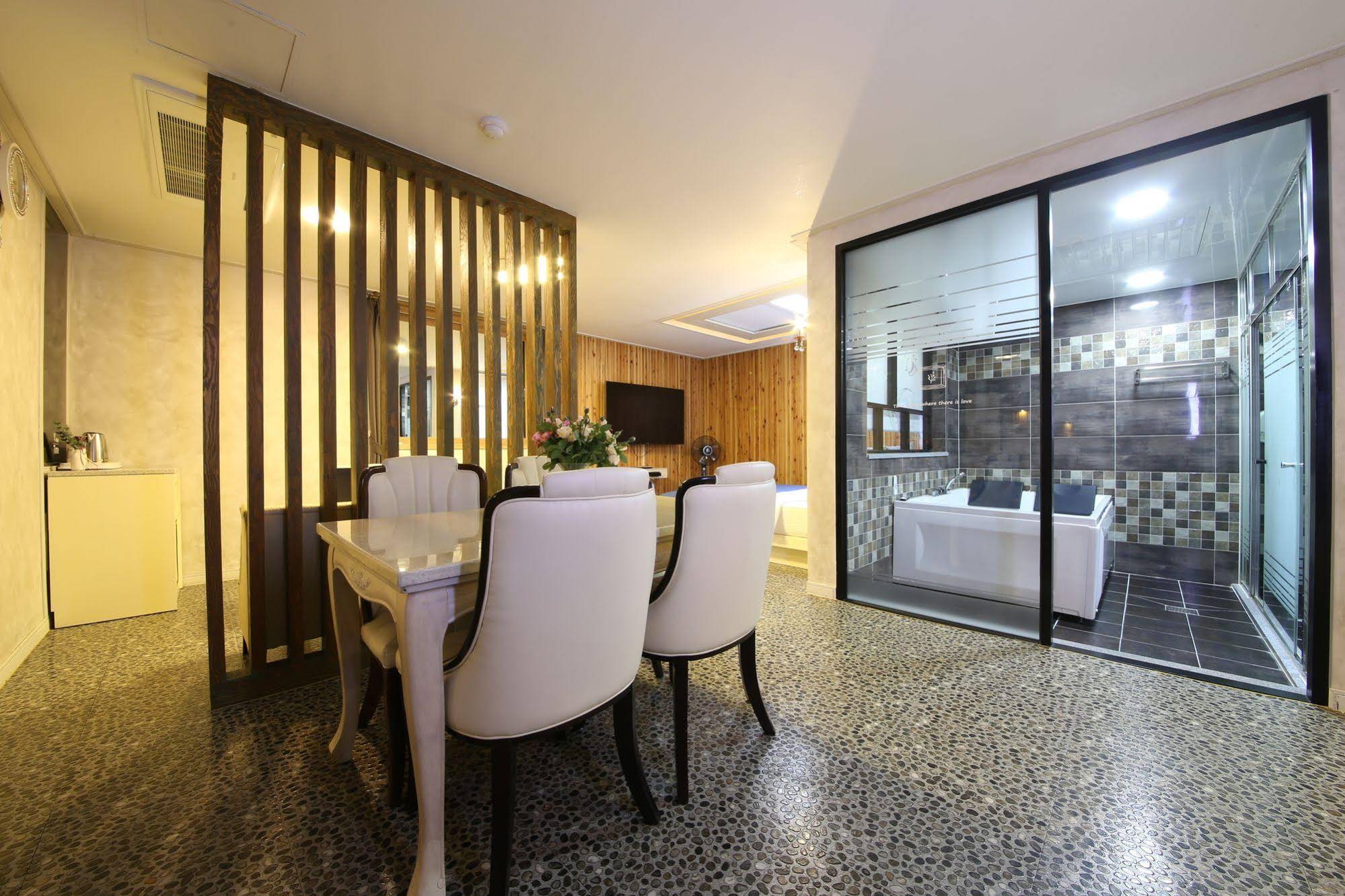 Time Hotel