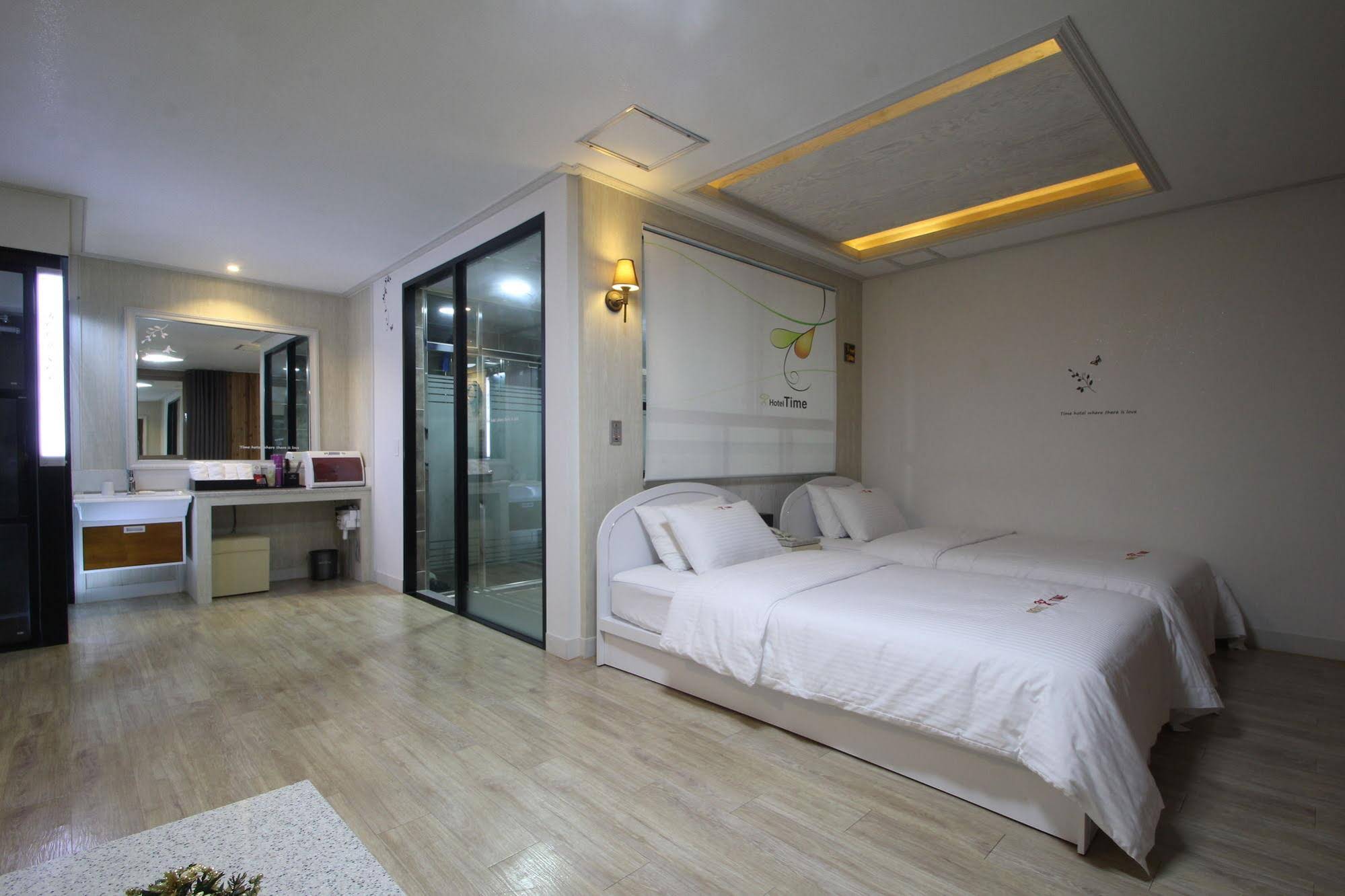 Time Hotel