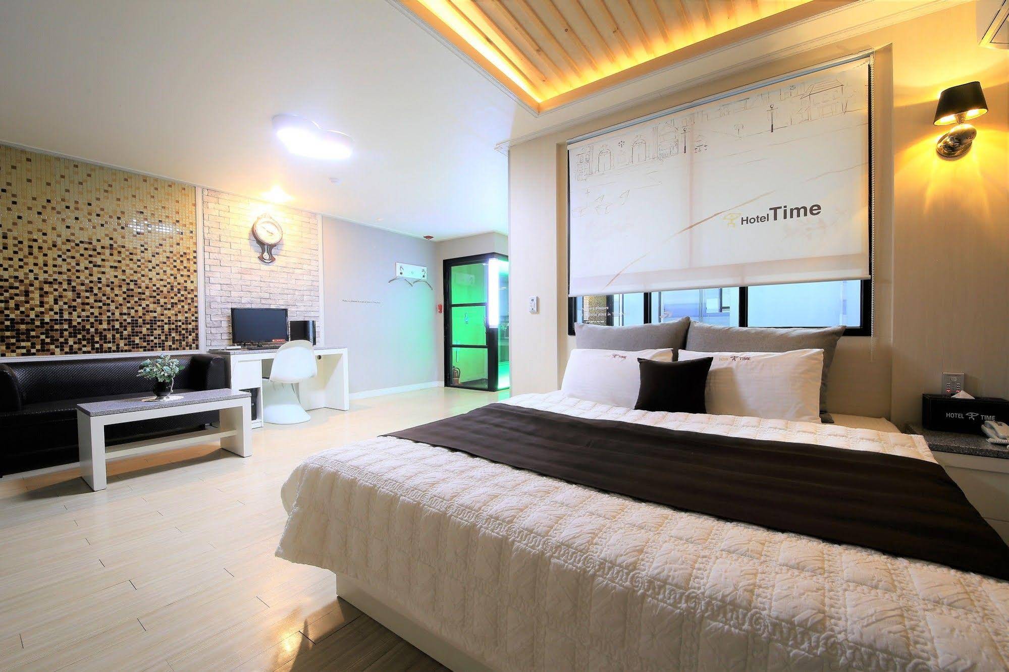 Time Hotel