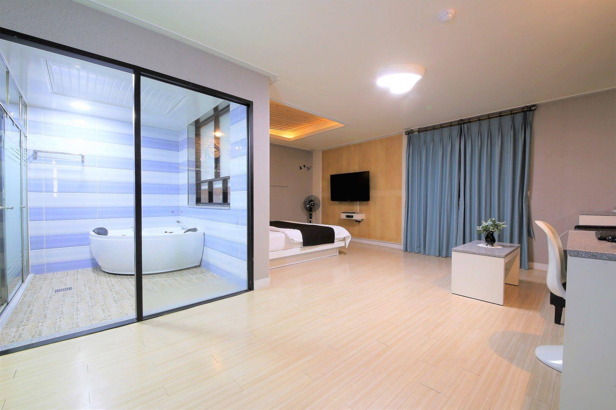 Time Hotel