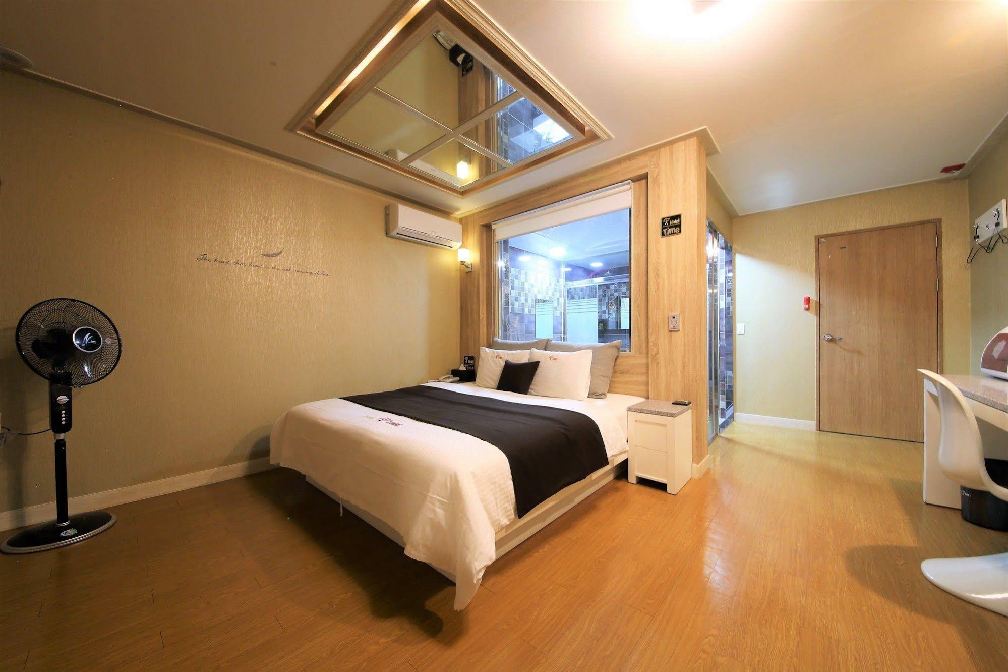 Time Hotel