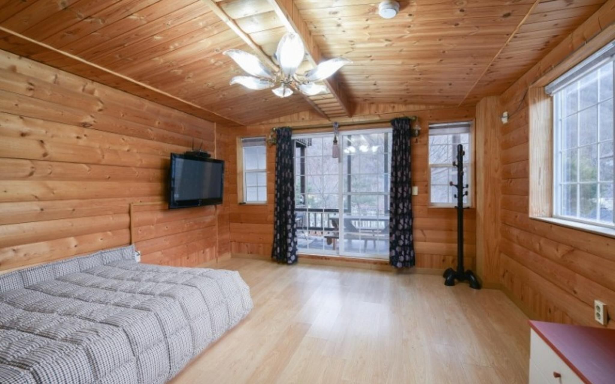 Yangsan Happy Valley Pension