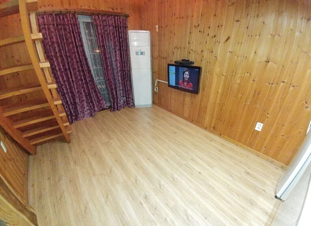 Yangsan Park Pension