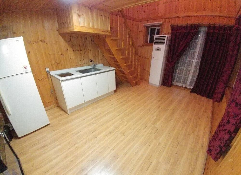 Yangsan Park Pension