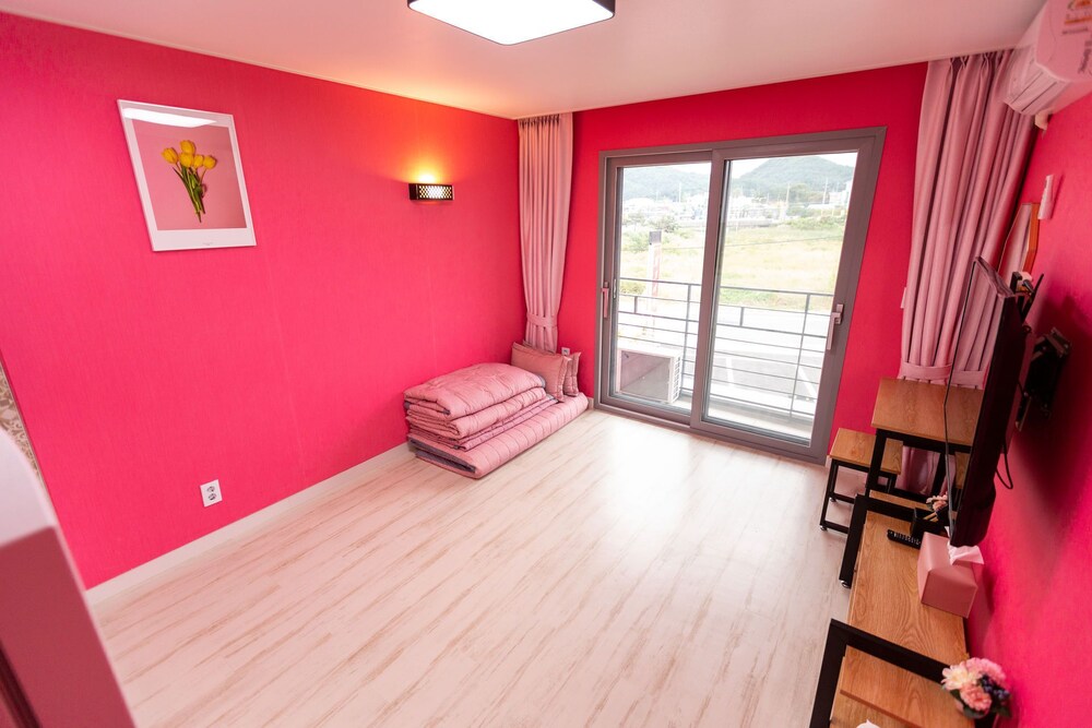 Pink Beach Pension