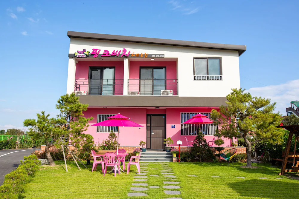 Pink Beach Pension