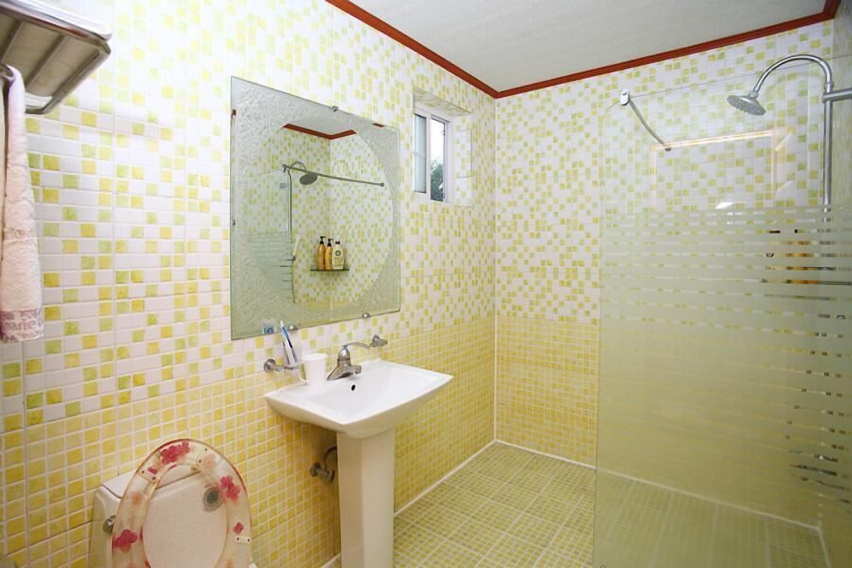 Yangyang Amigas Pension