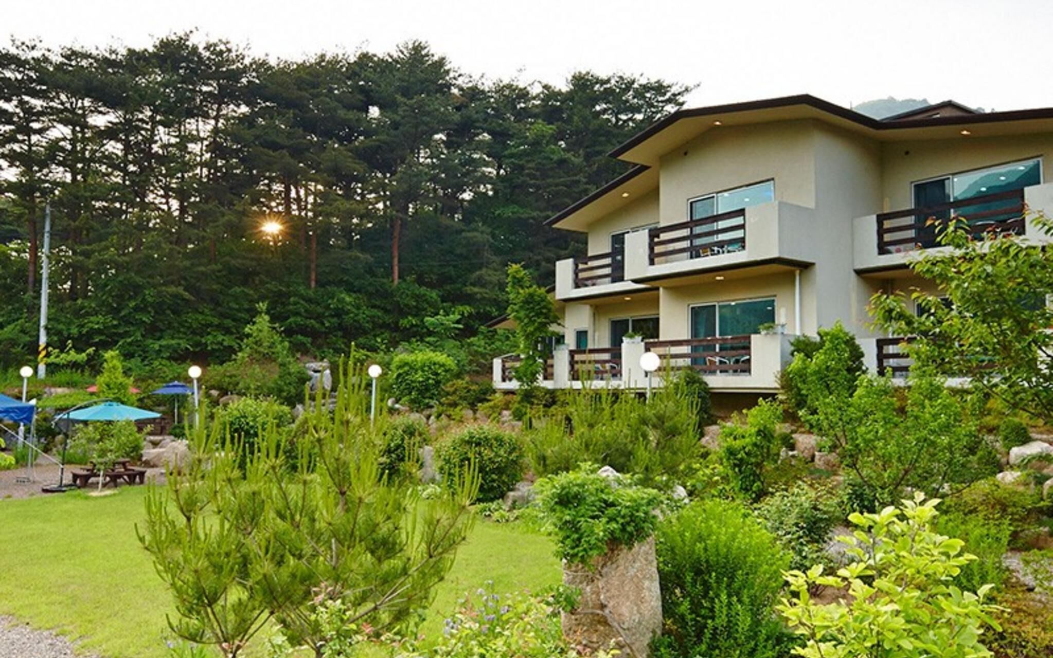 Yangyang Denver House Pension