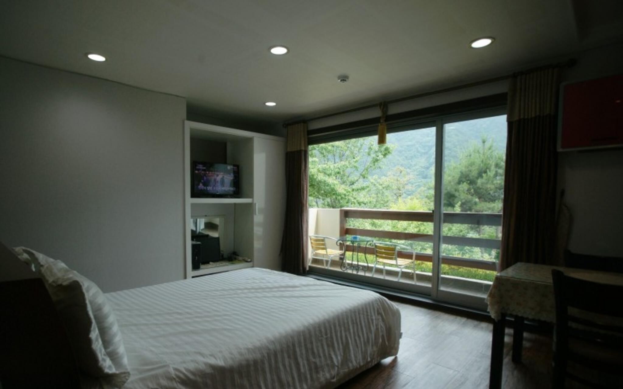 Yangyang Denver House Pension