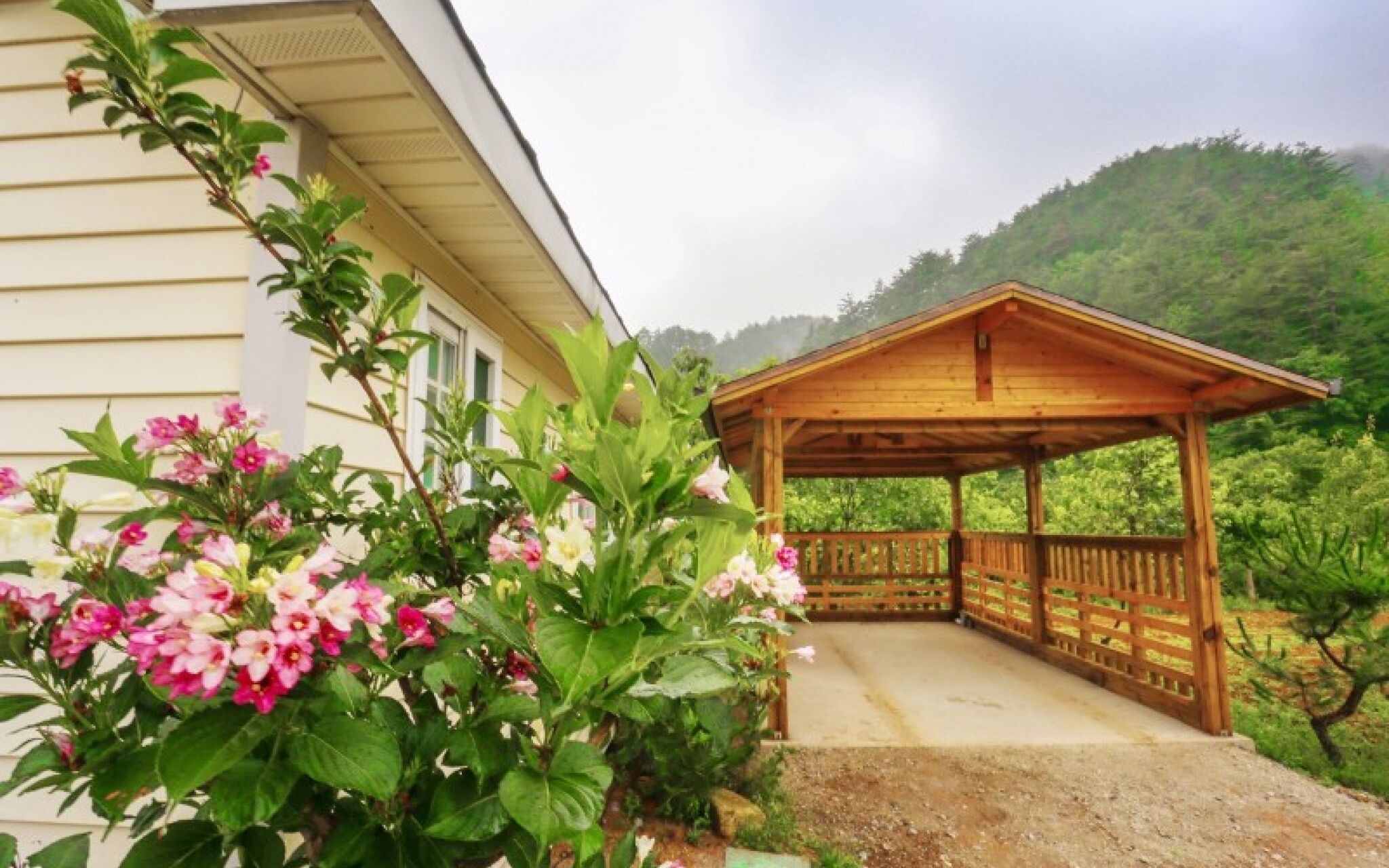 Yangyang Goyohan Kkottteul Pension