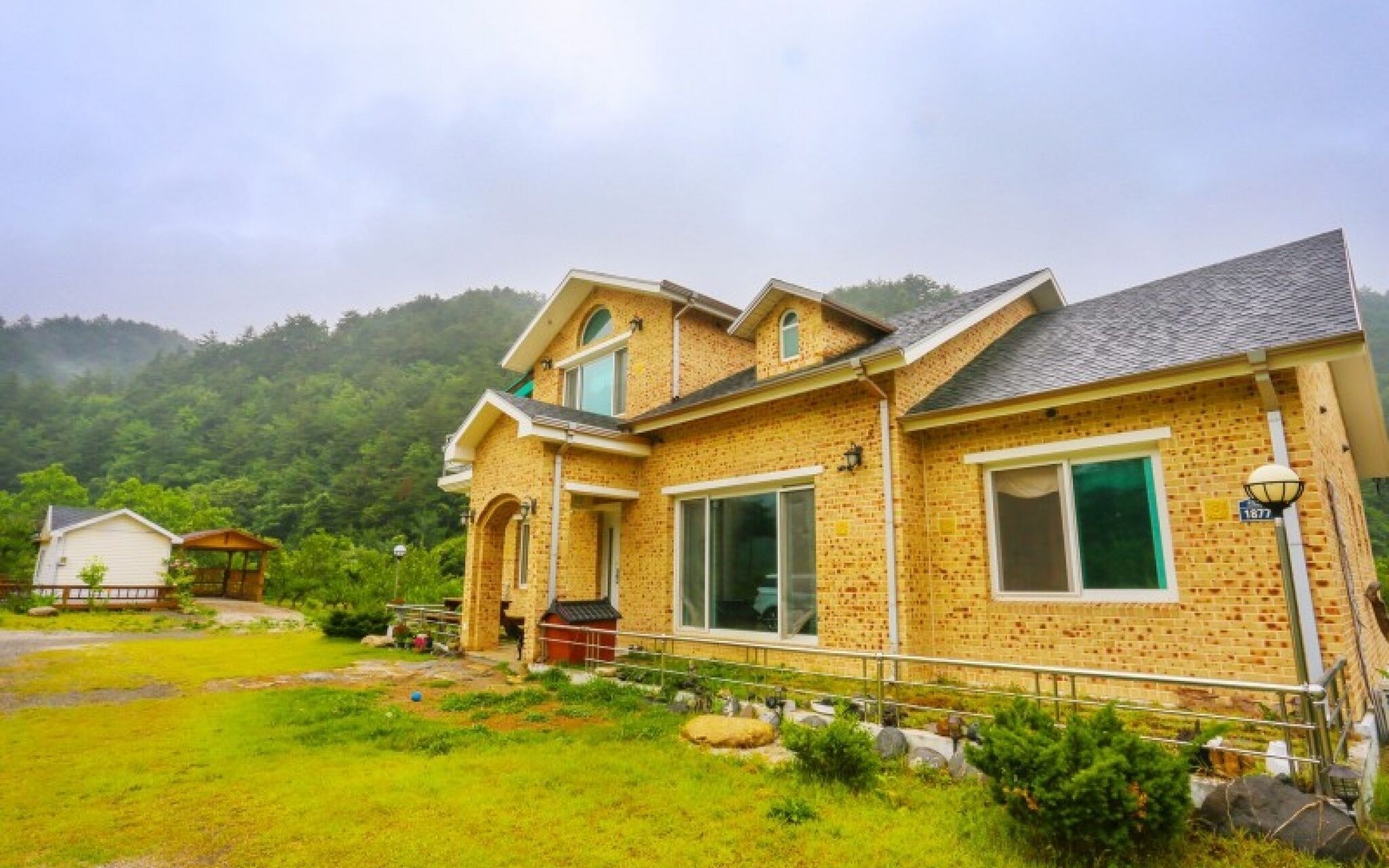 Yangyang Goyohan Kkottteul Pension