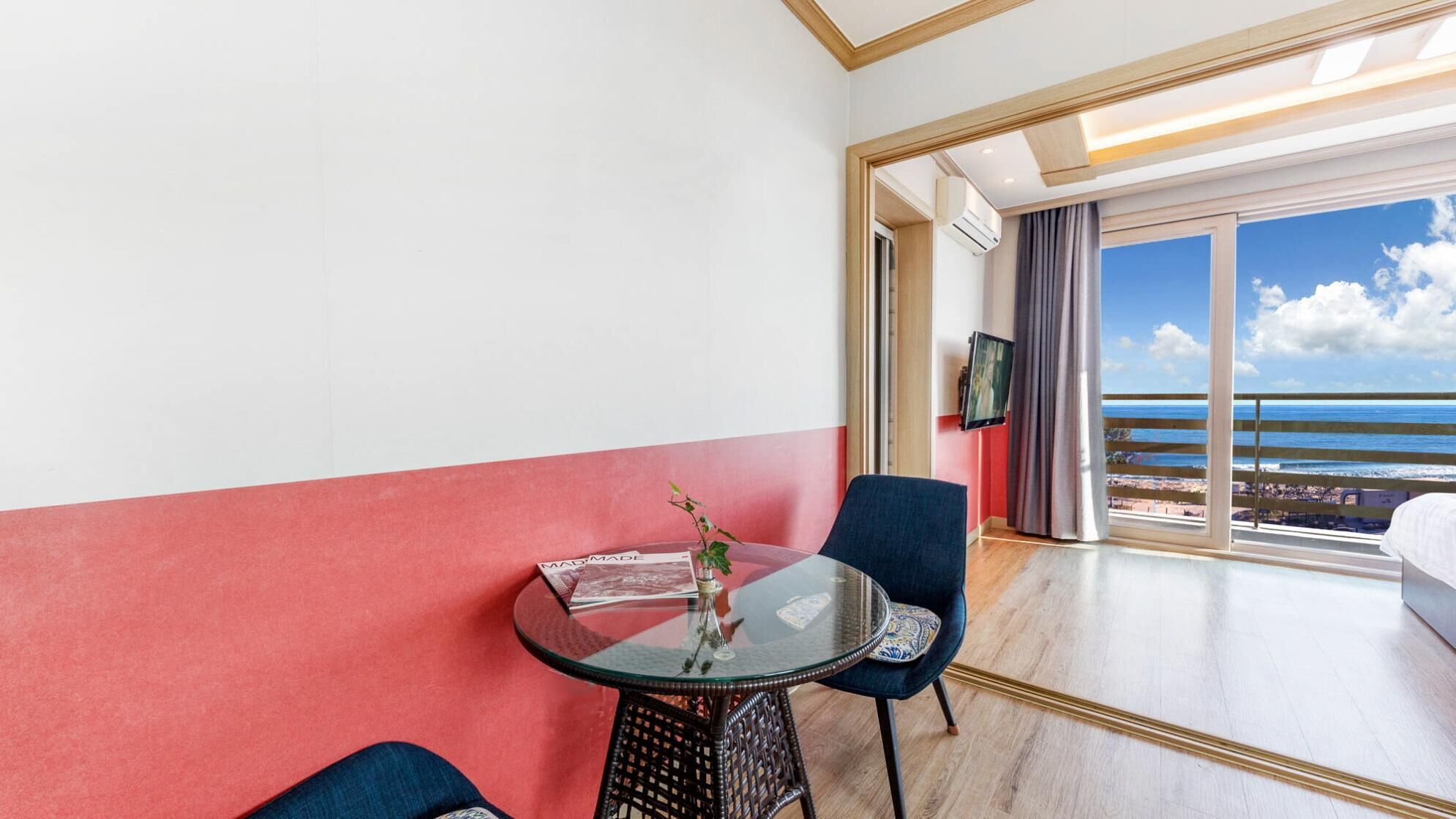 Yangyang Haettuneonchangmoon Pension