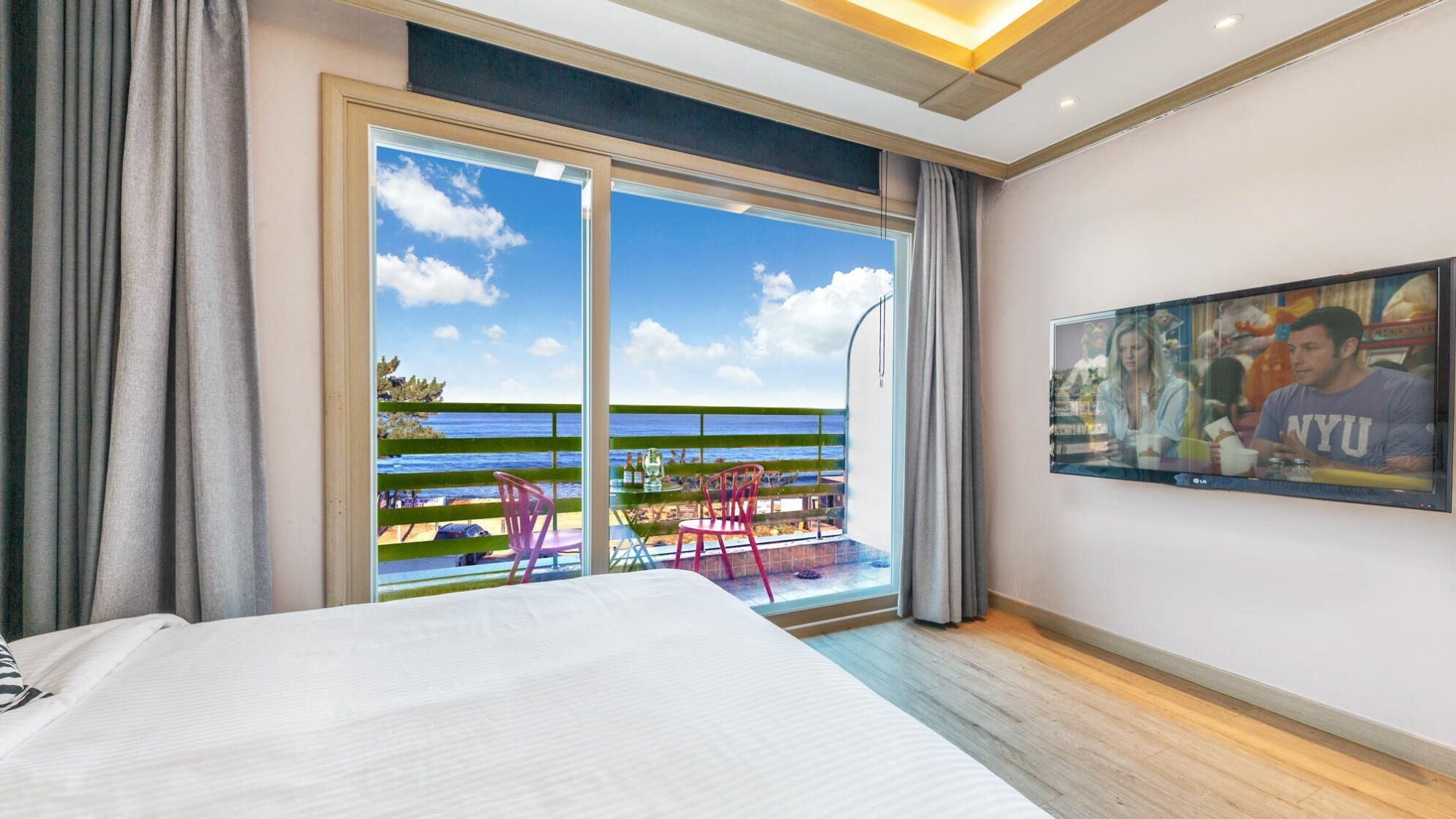 Yangyang Haettuneonchangmoon Pension