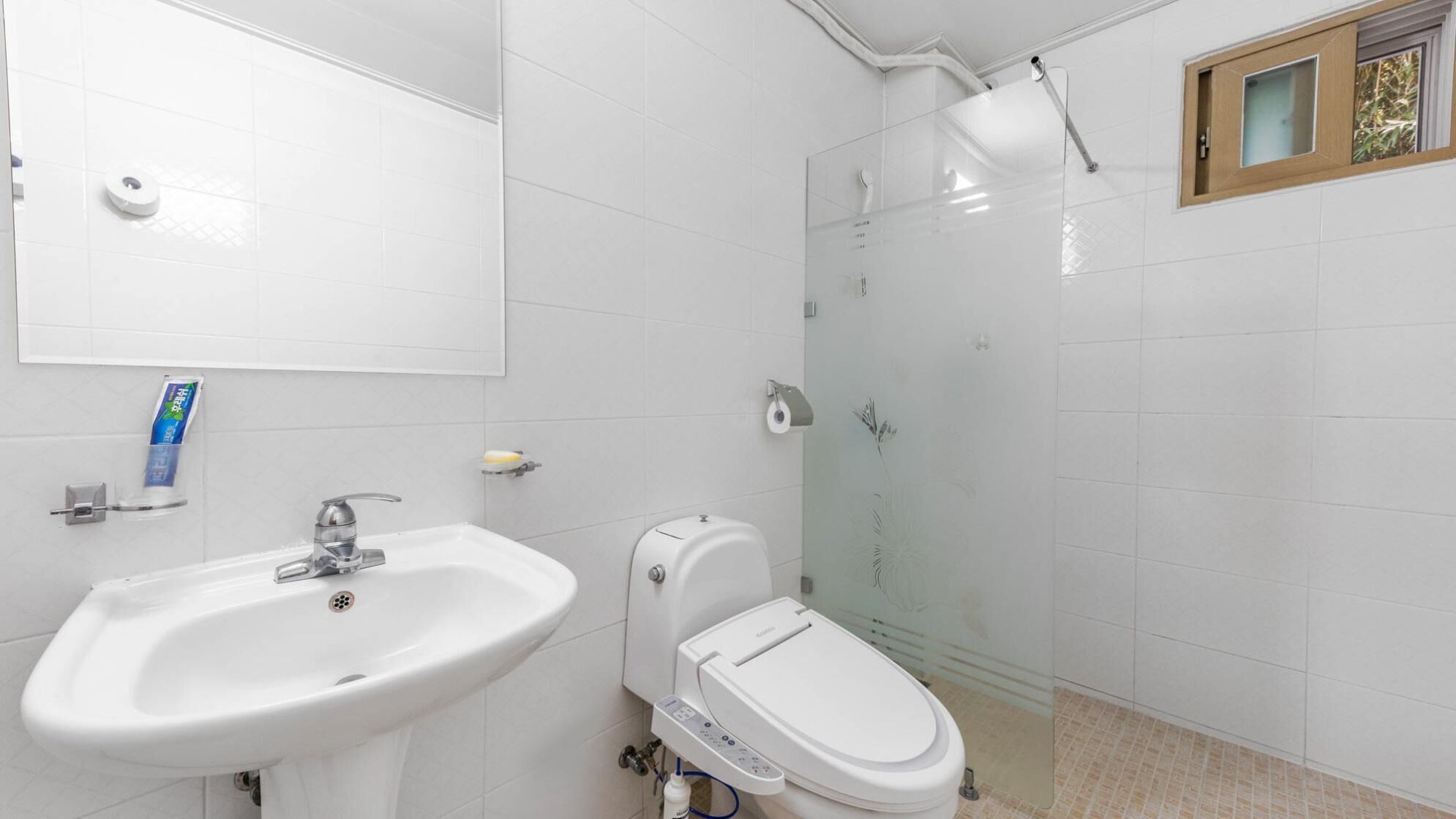 Yangyang Haettuneonchangmoon Pension