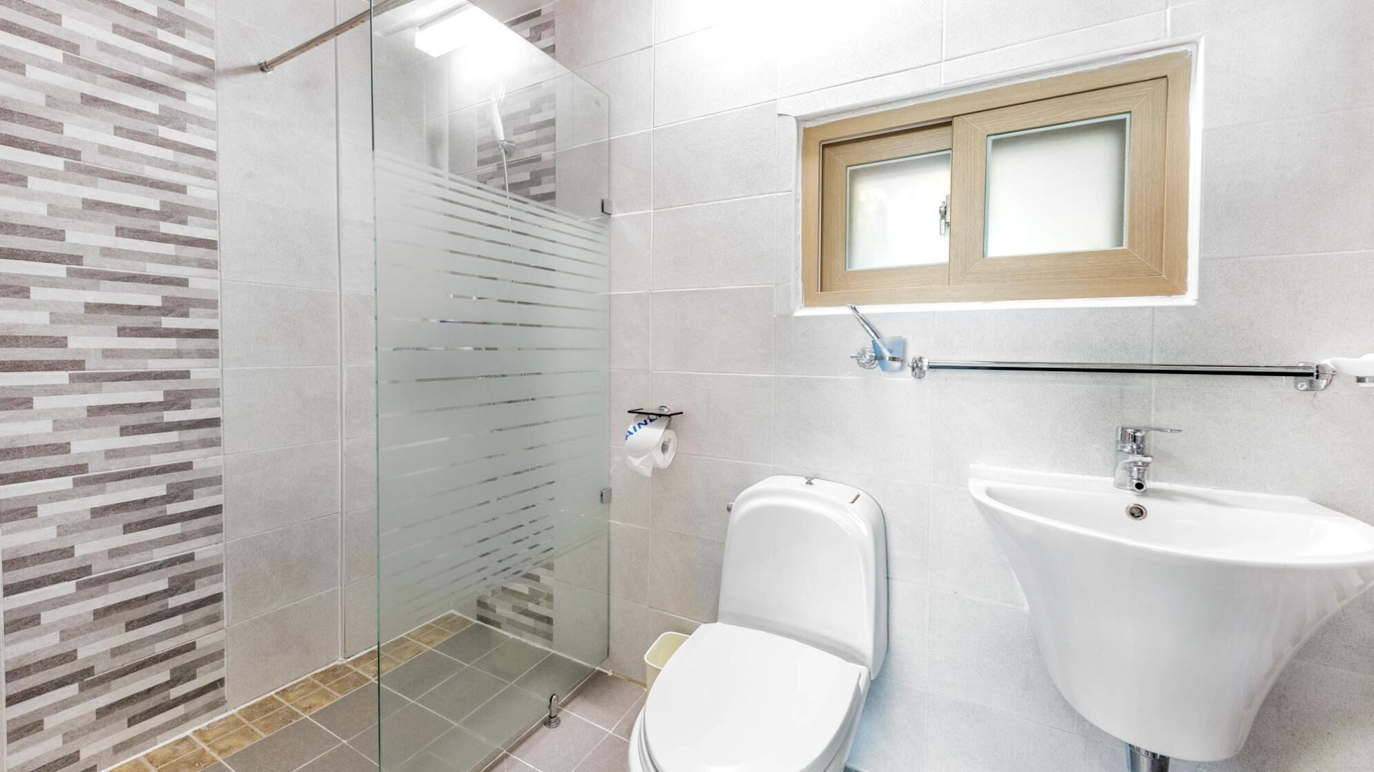 Yangyang Haettuneonchangmoon Pension