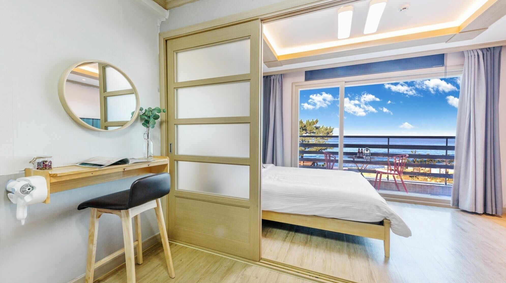 Yangyang Haettuneonchangmoon Pension