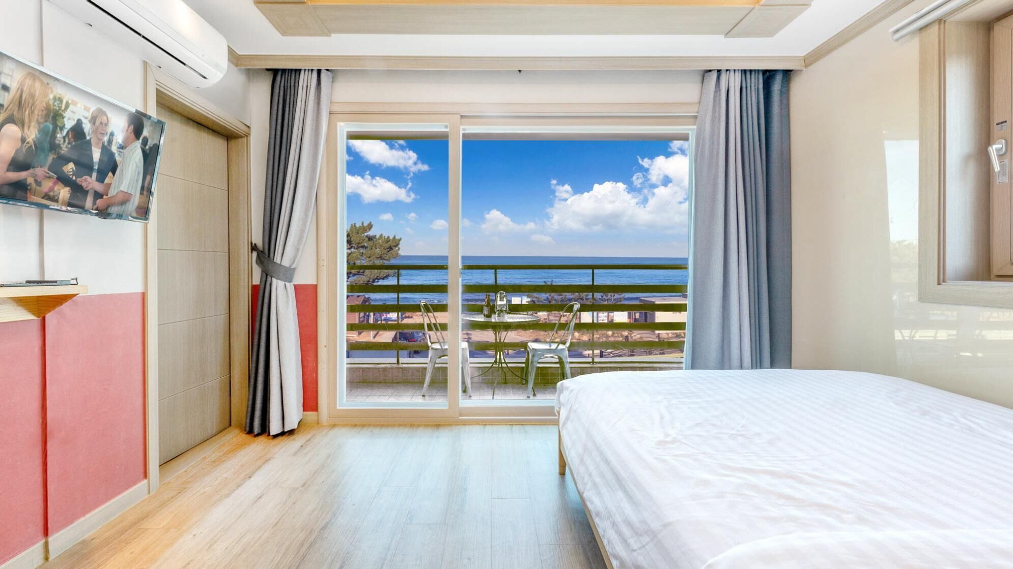 Yangyang Haettuneonchangmoon Pension