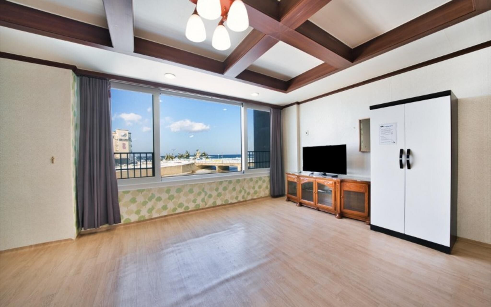 Yangyang Hajodae Conto Hotel Pension