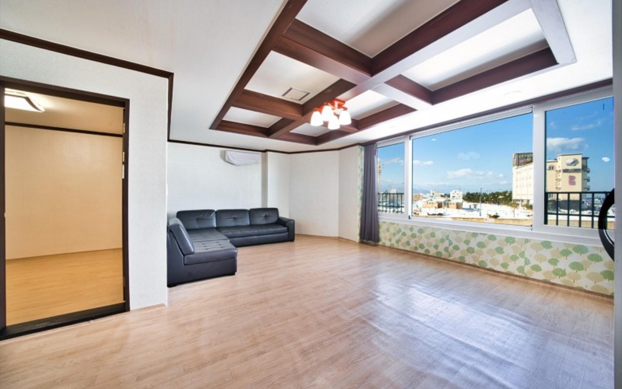 Yangyang Hajodae Conto Hotel Pension