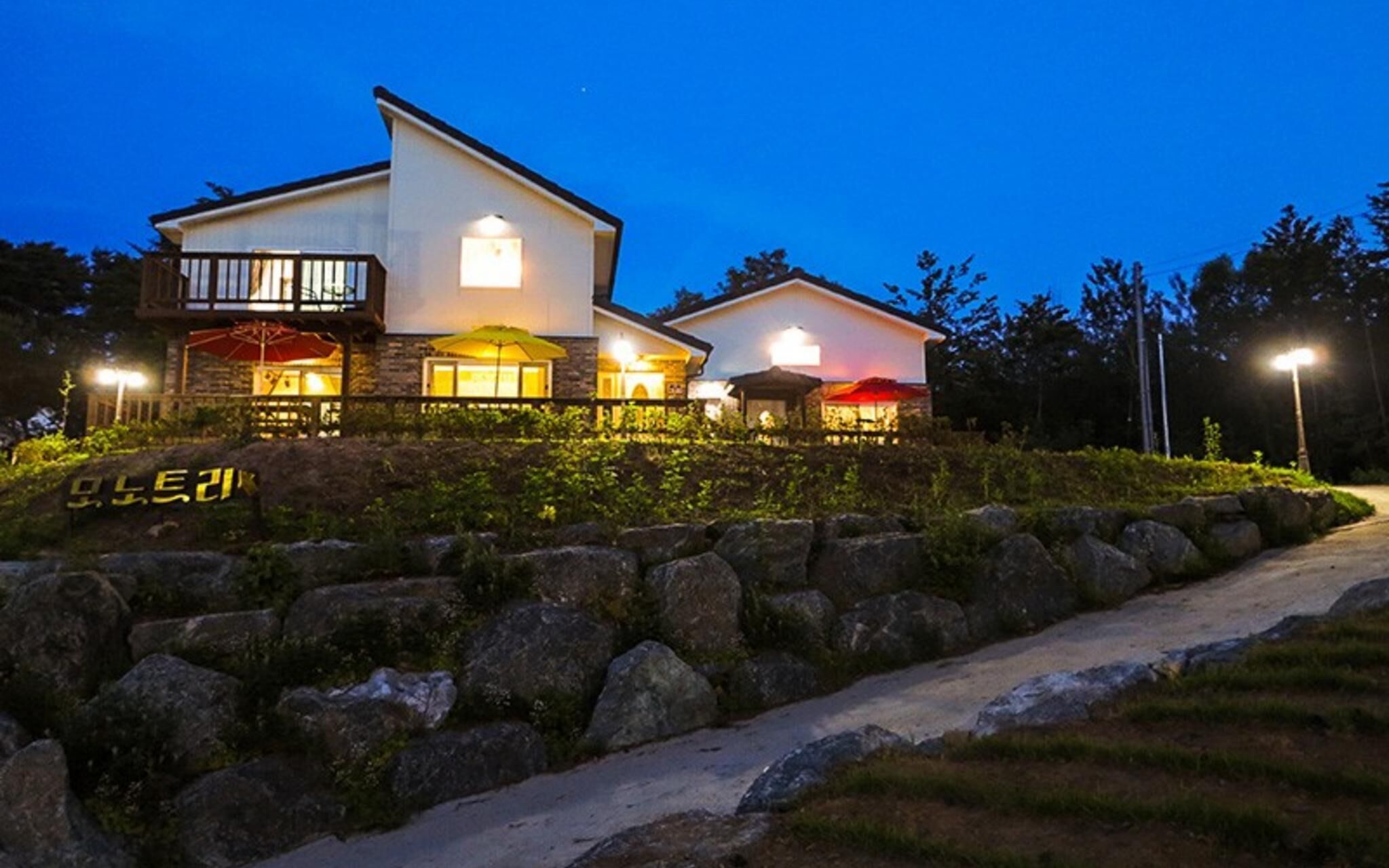 Yangyang Mono Tree Pension
