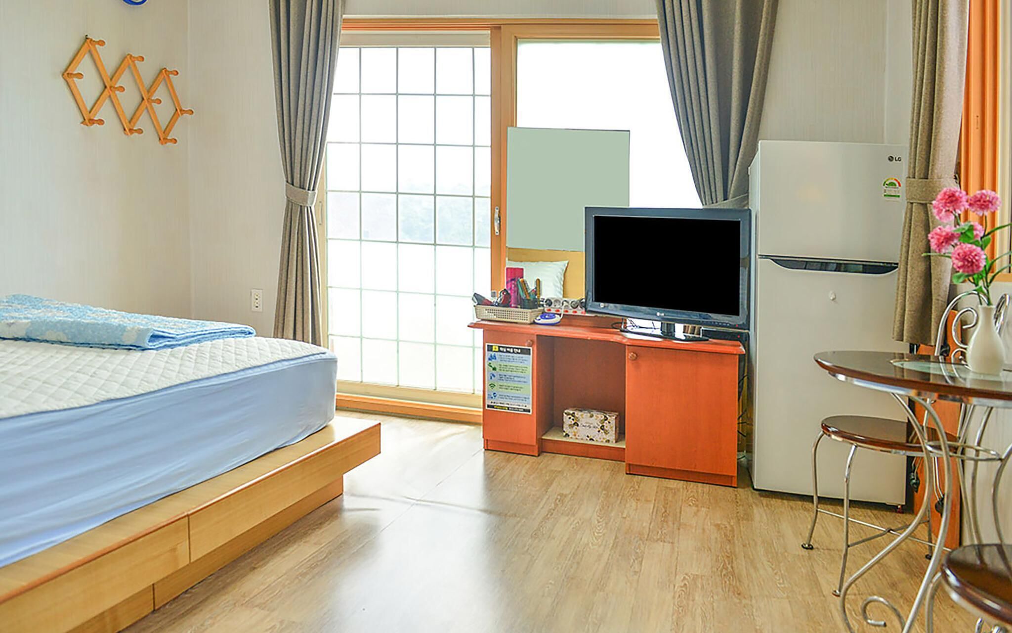 Yangyang Muhak Motel