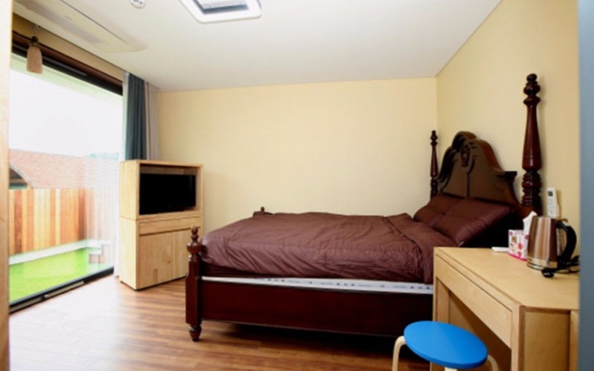 Yangyang Yachtrang Club House Pension