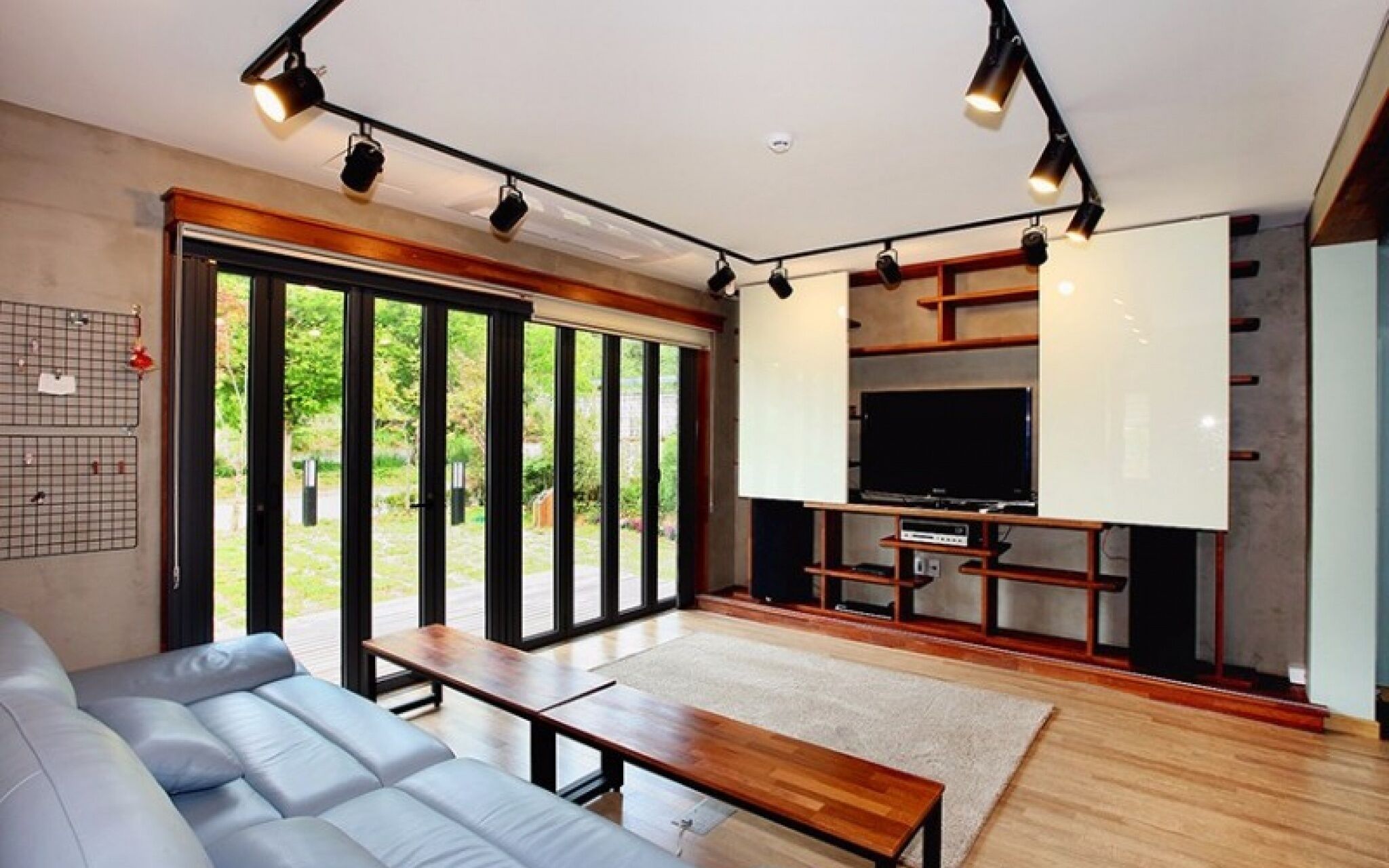 Yangyang Yachtrang Club House Pension