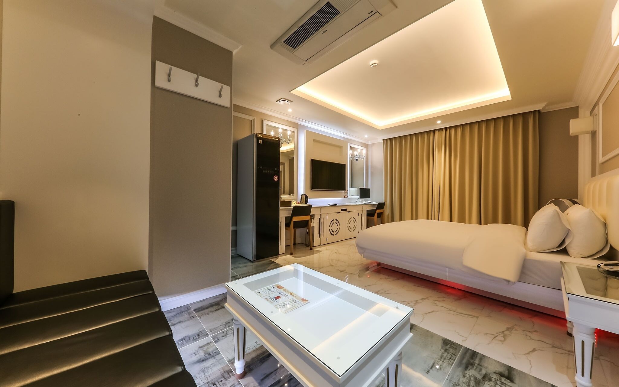 Yesan Orange Tomato Motel