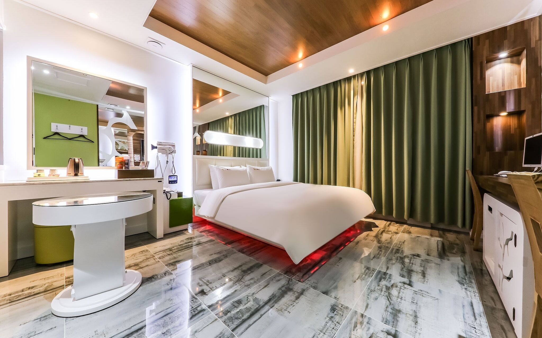 Yesan Orange Tomato Motel