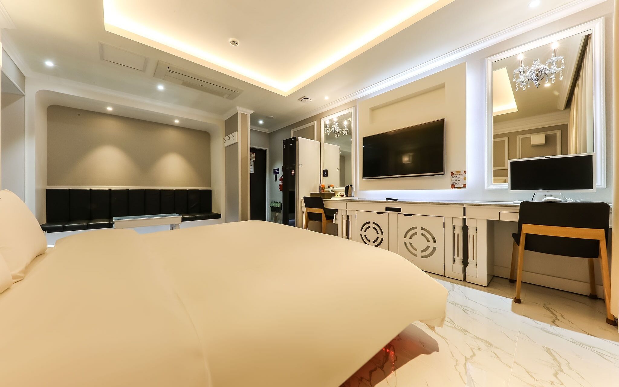 Yesan Orange Tomato Motel